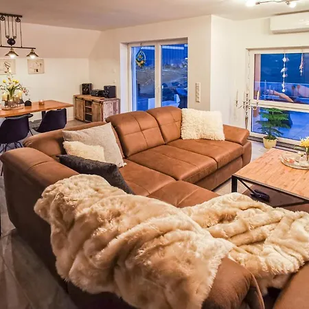 2 Bedroom Beautiful In Semesterbostad *