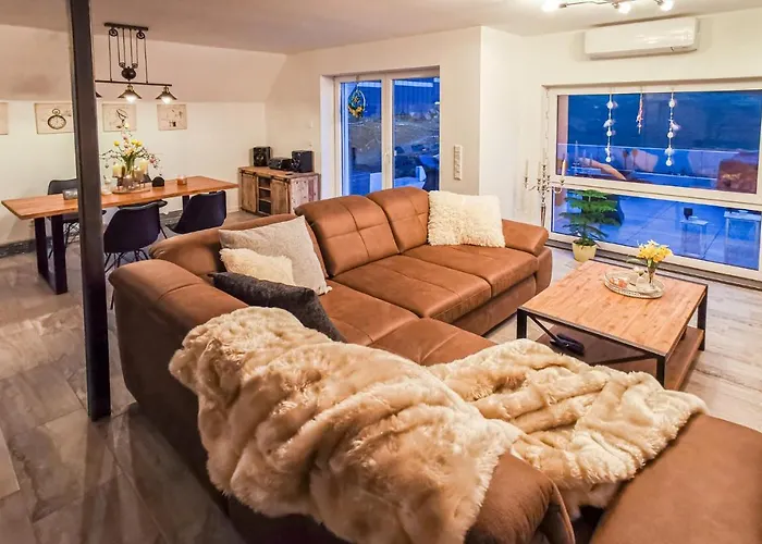 2 Bedroom Beautiful In בית נופש *