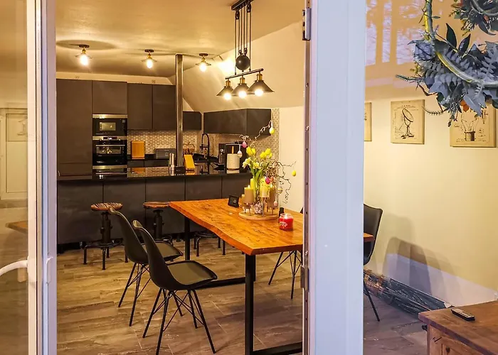 בית נופש 2 Bedroom Beautiful In