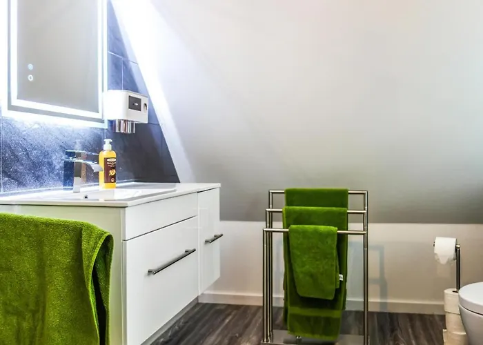 בית נופש 2 Bedroom Beautiful In *