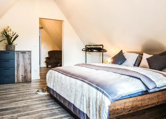 2 Bedroom Beautiful In בית נופש